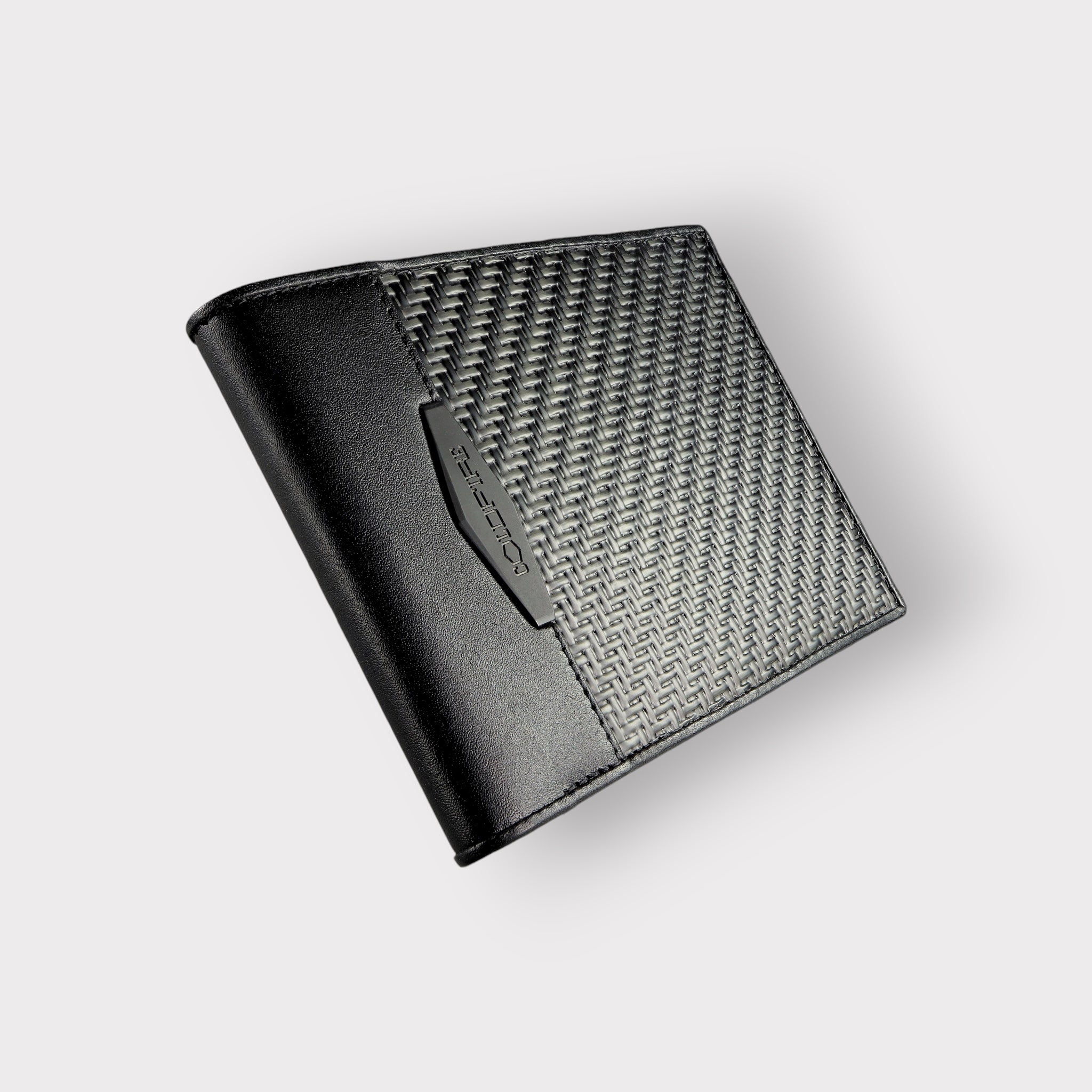 carbon-fiber-wallet-with-coin-pocket-and-id-564908